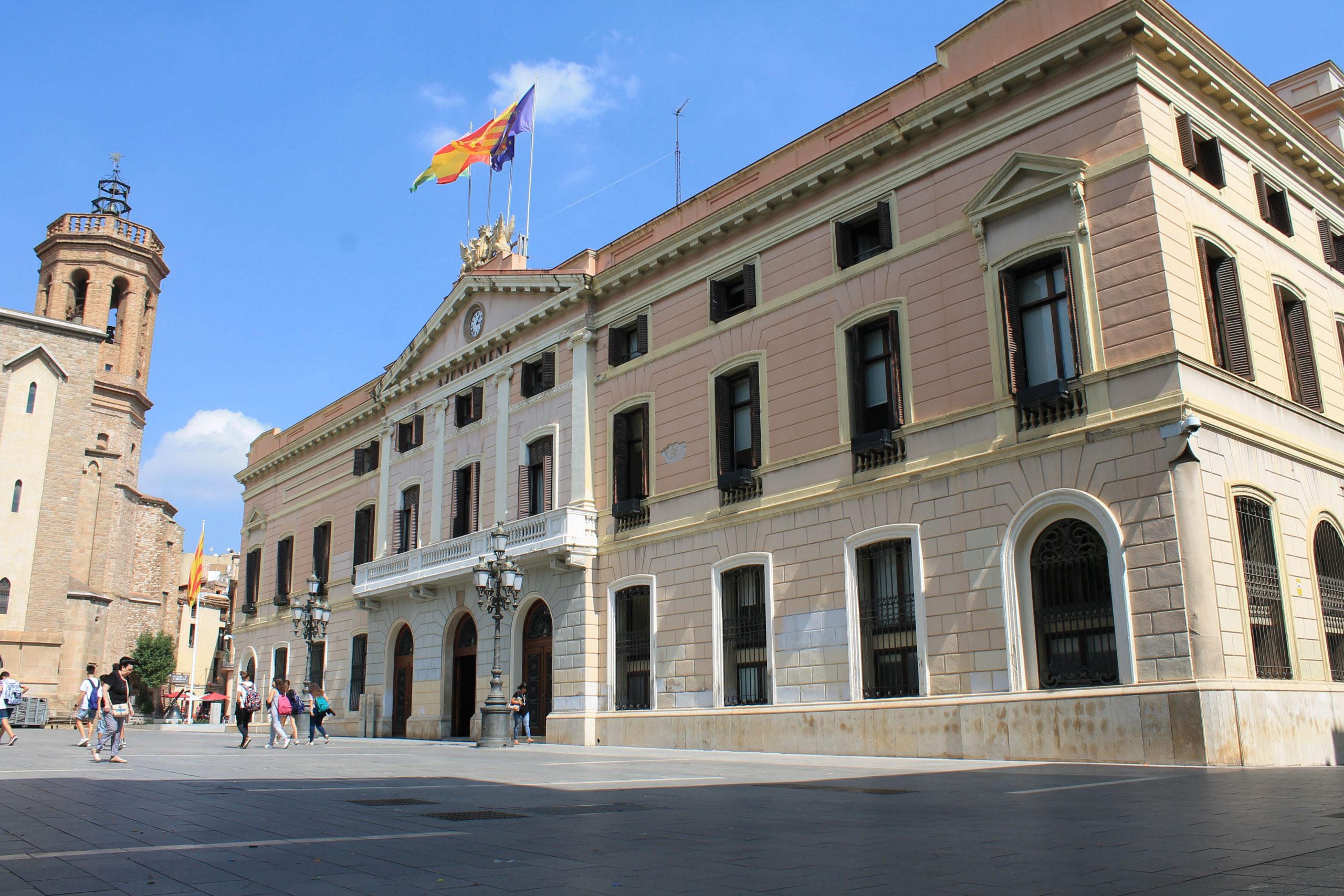 El Ayuntamiento de Sabadell aprueba el reconocimiento al exilio y a la diáspora colombiana en la ciudad